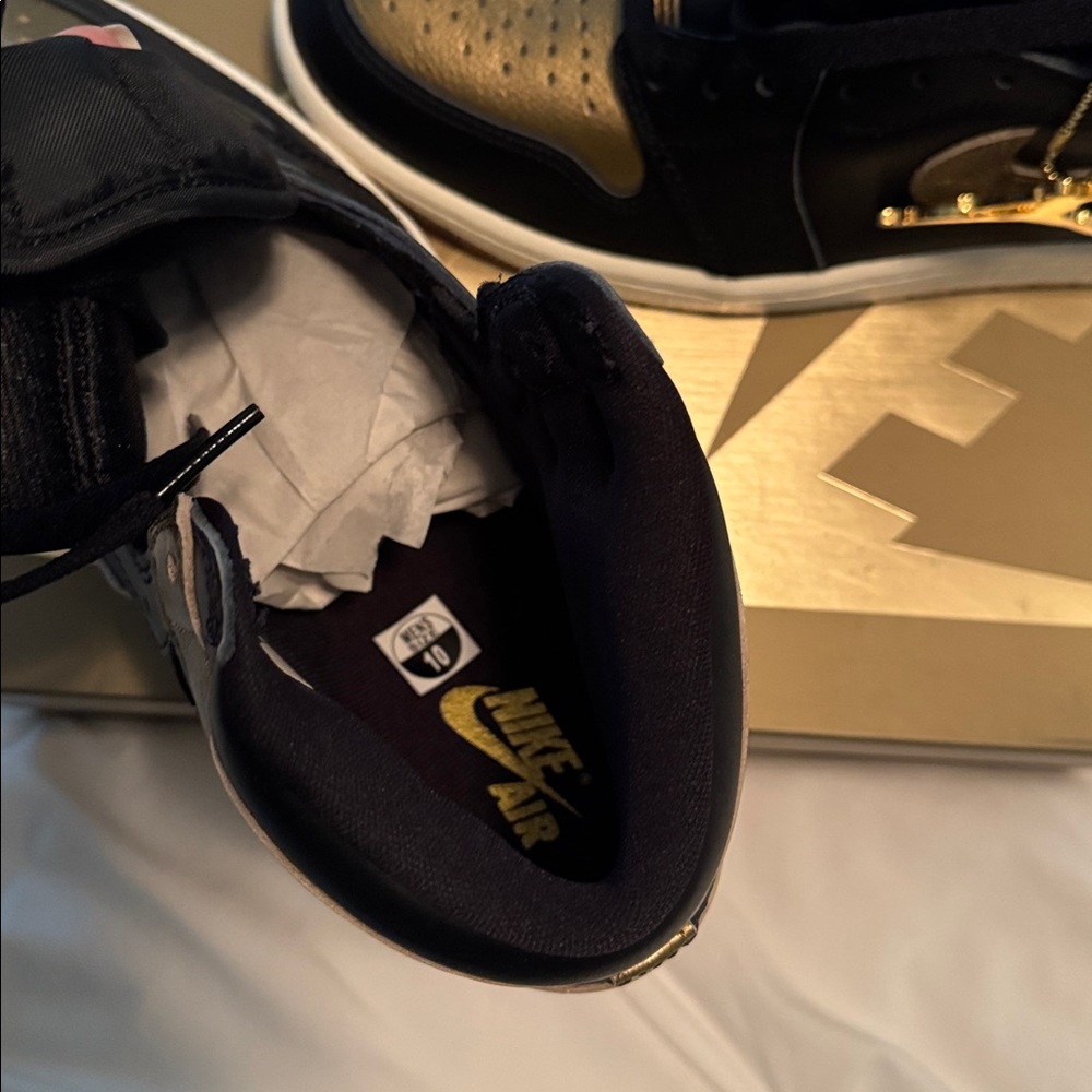 Jordan 1 Retro High OG - Picture 5 of 14